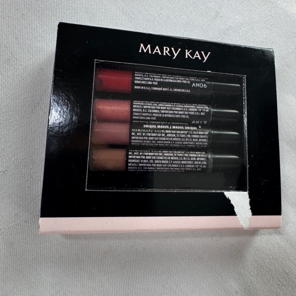 Mary Kay Unlimited Lip Gloss Mini Set Fancy Nancy Iconic Red Unique Mauve Tawny - Picture 2 of 4
